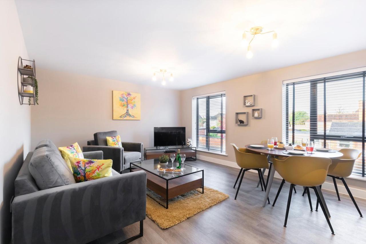 Elliot Oliver - Luxurious Two Bedroom Apartment With Parking Gloucester Esterno foto